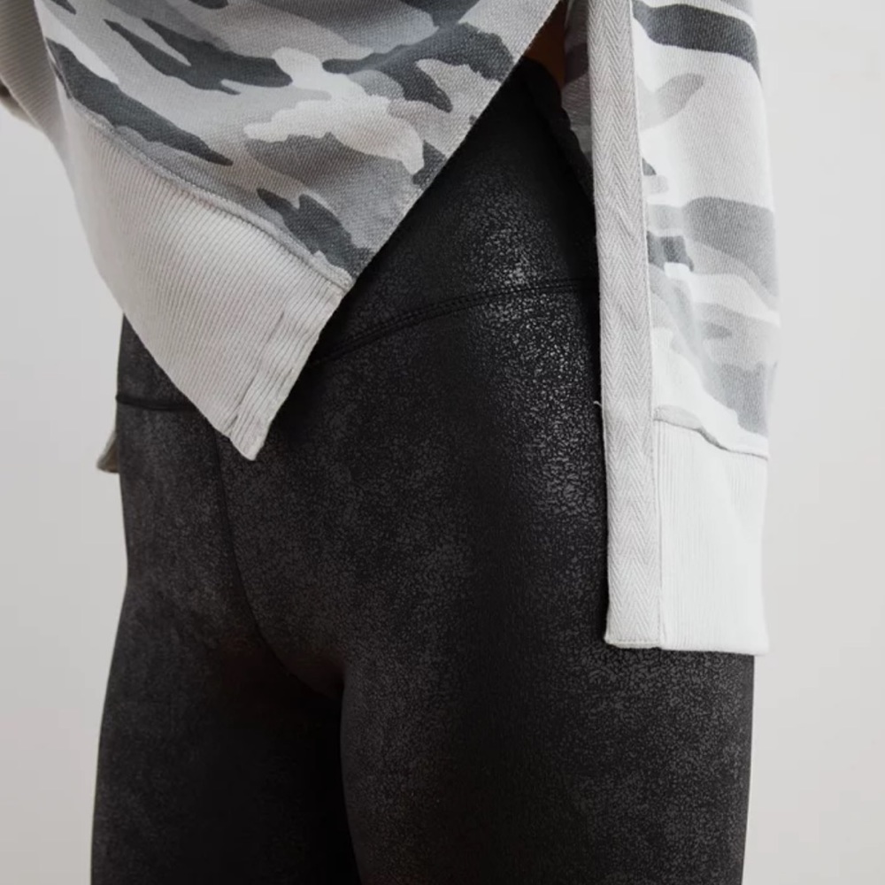 Aerie Hugger High Waisted Crackle Legging